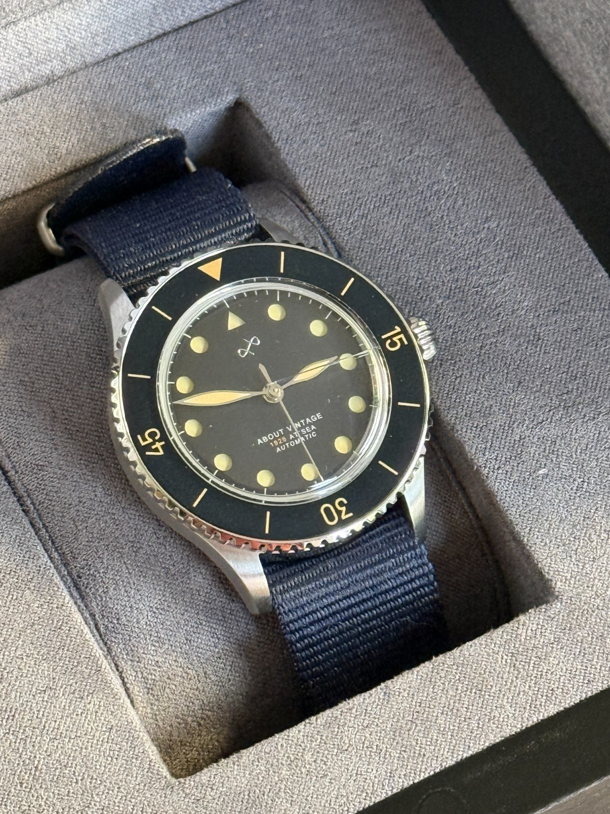 AV86 About Vintage 1926 Automatic Dive Watch