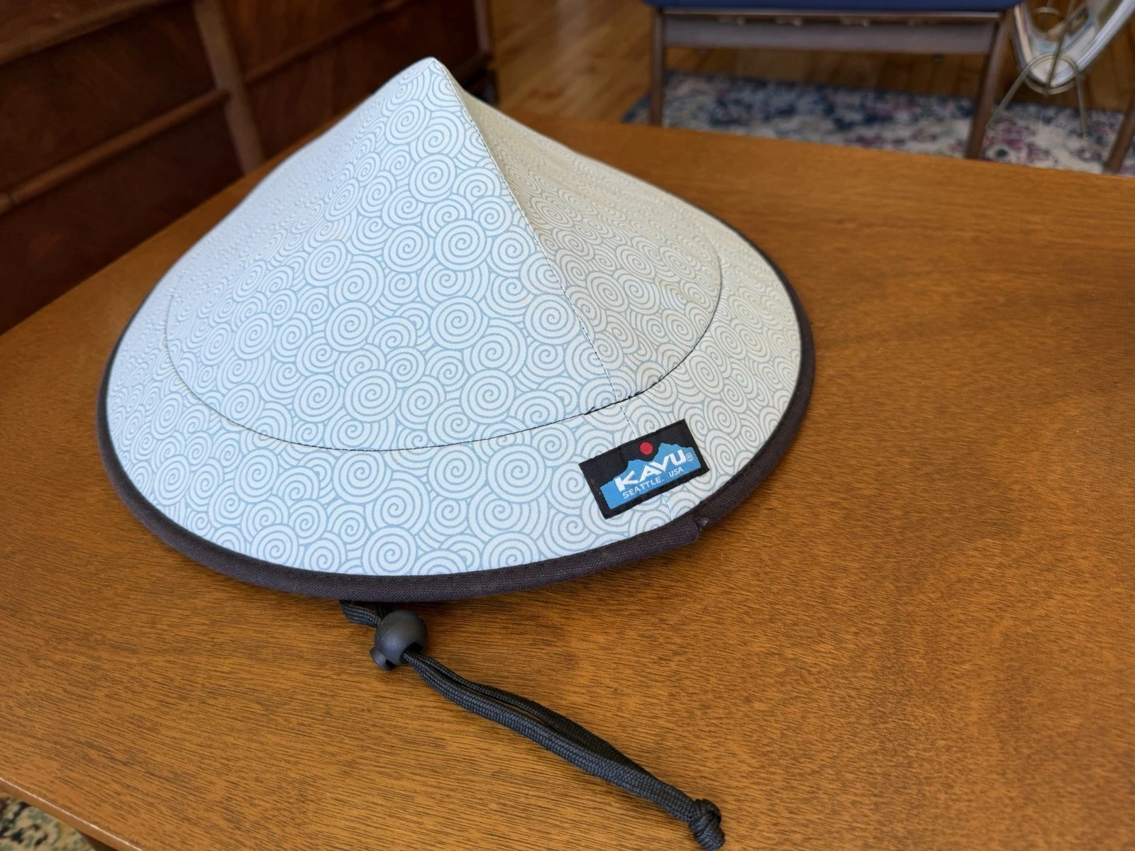 Kavu Chillba Sun Hat Rare Spiral Design Cone Packable Adjustable USA Mushroom
Opens in a new window 