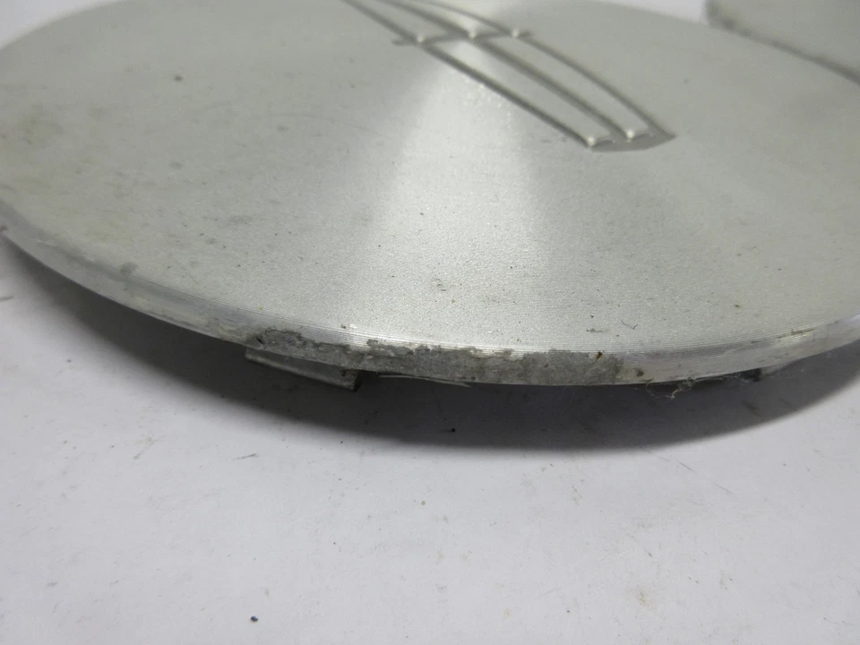 1993-1998 Lincoln Mark VIII Aluminum Wheel Center Cap F3LC-1A096-GA Set of (2) Foto 4 de 4