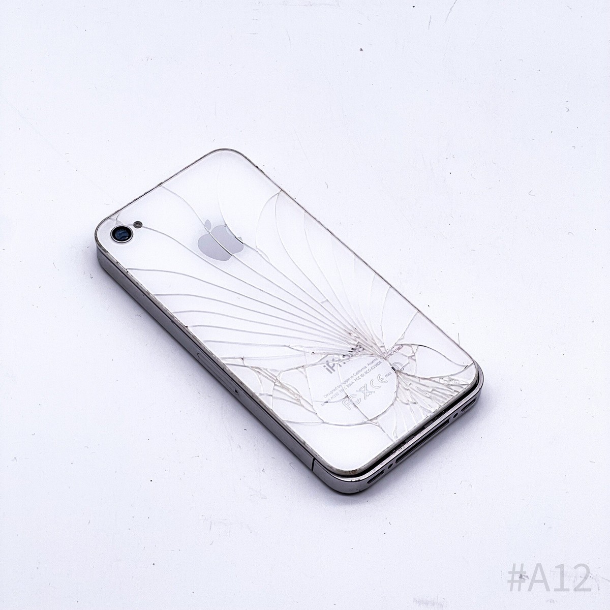 iPhone　4 IPHONE 4 16GB - Factory Unlocked - (Black) : Amazon.ca