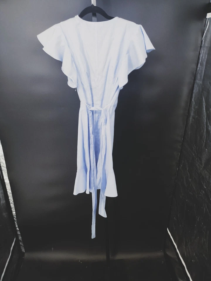 Vestido envolvente Charlotte Russe XS azul claro a rayas con volantes manga aleada fluida Foto 4 de 4