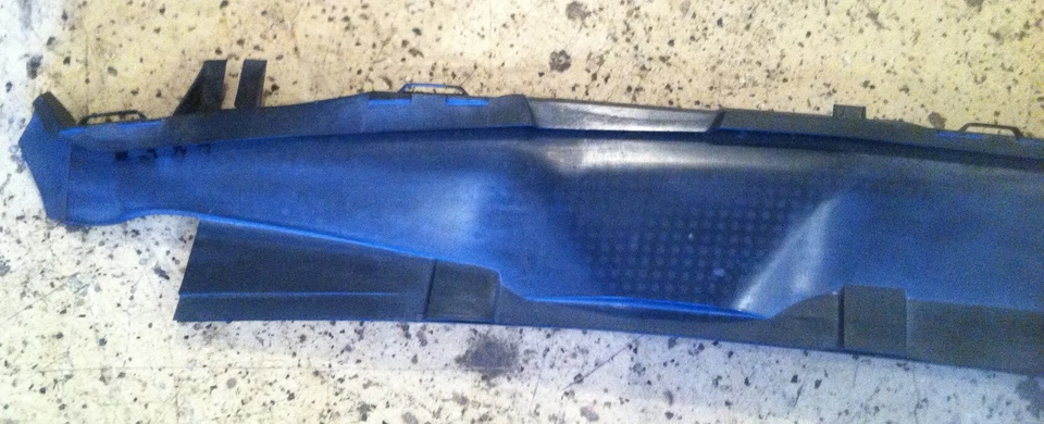 Mercedes-Benz ML320 1998-2003 ~ CUBIERTA DE CUBIERTA DE PARABRISAS DELANTERO VENTILADO ~ PIEZA DE FABRICANTE ORIGINAL Foto 2 de 4