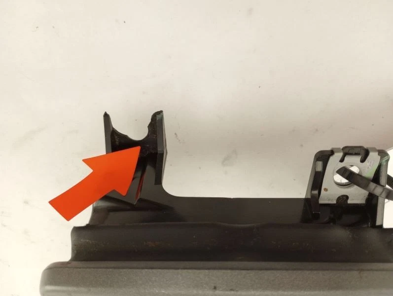 Отделочная панель консоли климат-контроля VOLVO V50 S40 04 05 06 07 08 09 10 11 - Изображение 2 из 4