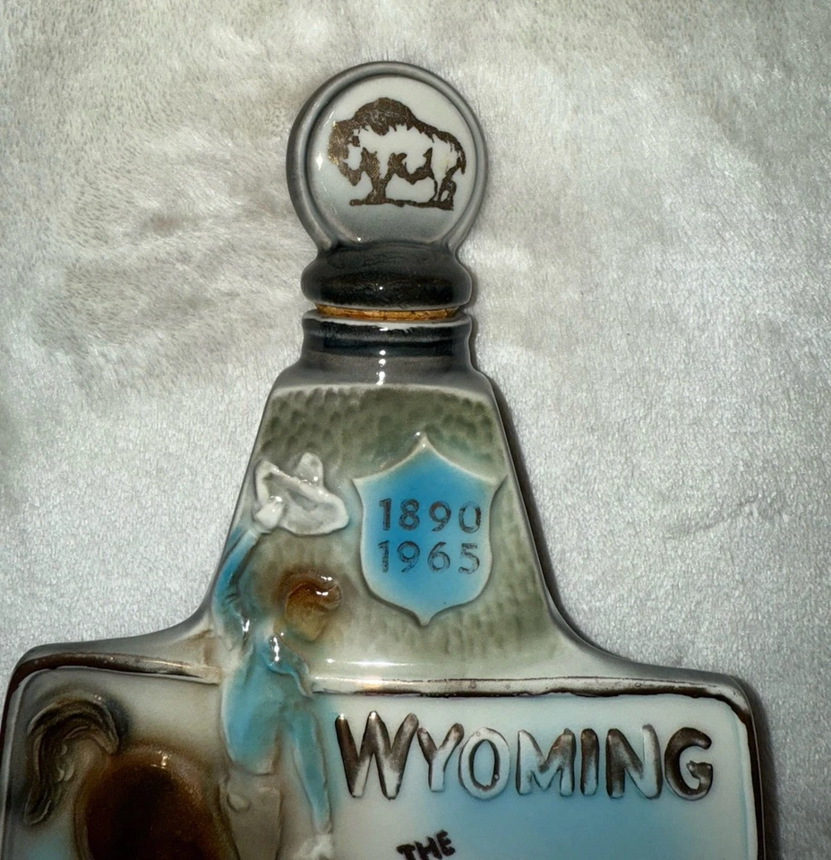 1964 “WYOMING, THE EQUALITY STATE” Jim Beam Decanter Diamond Jubilee 1890 1965 - Image 4 of 4
