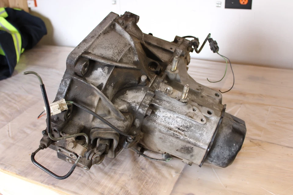 Mazda 626 1993-1997 transmisión manual 2,0 L Foto 4 de 4