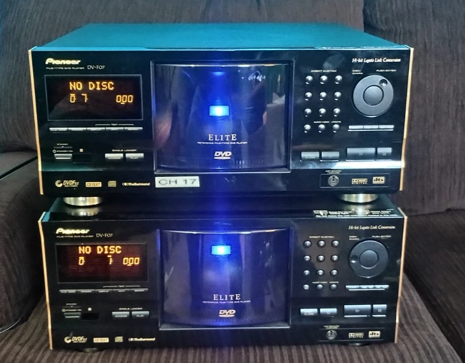 2) Pioneer DV-F07 300 + 1 disc CD DVD Changer Player Powers Up