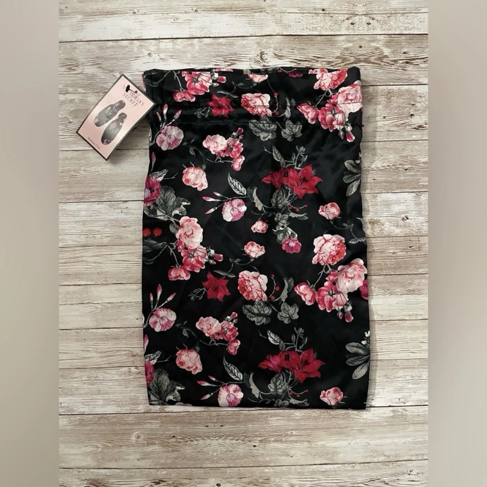 NUEVO Bolso de Mano de Seda Satinada con Cordón Originalmente para Zapatillas ¡SOLO BOLSO CON CORDÓN! Foto 4 de 4