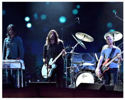 THE FOO FIGHTERS - 4''X6'' PHOTOGRAPH