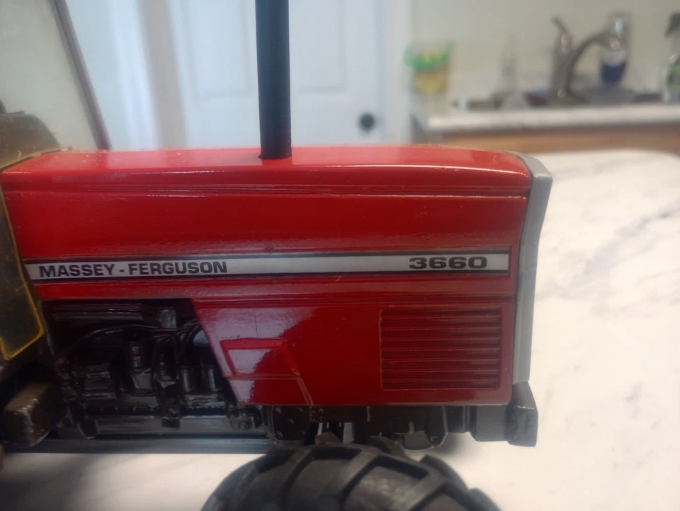 1/16 Scale Massey Ferguson 3660 Tractor - Image 2 of 4