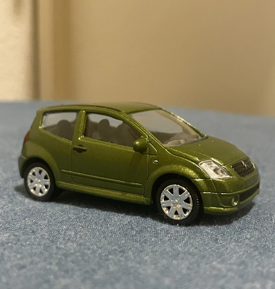 Modellino Norev Citroen C2 Verde Assenzio 1/55 3 Inches Citroën Eccellente Stato - Immagine 2 di 4