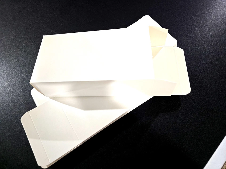 White Cardboard Tuck Top Packing Gift Boxes with Lids, 8"x4.5"x2.5" (5 Pack) - Image 4 of 4