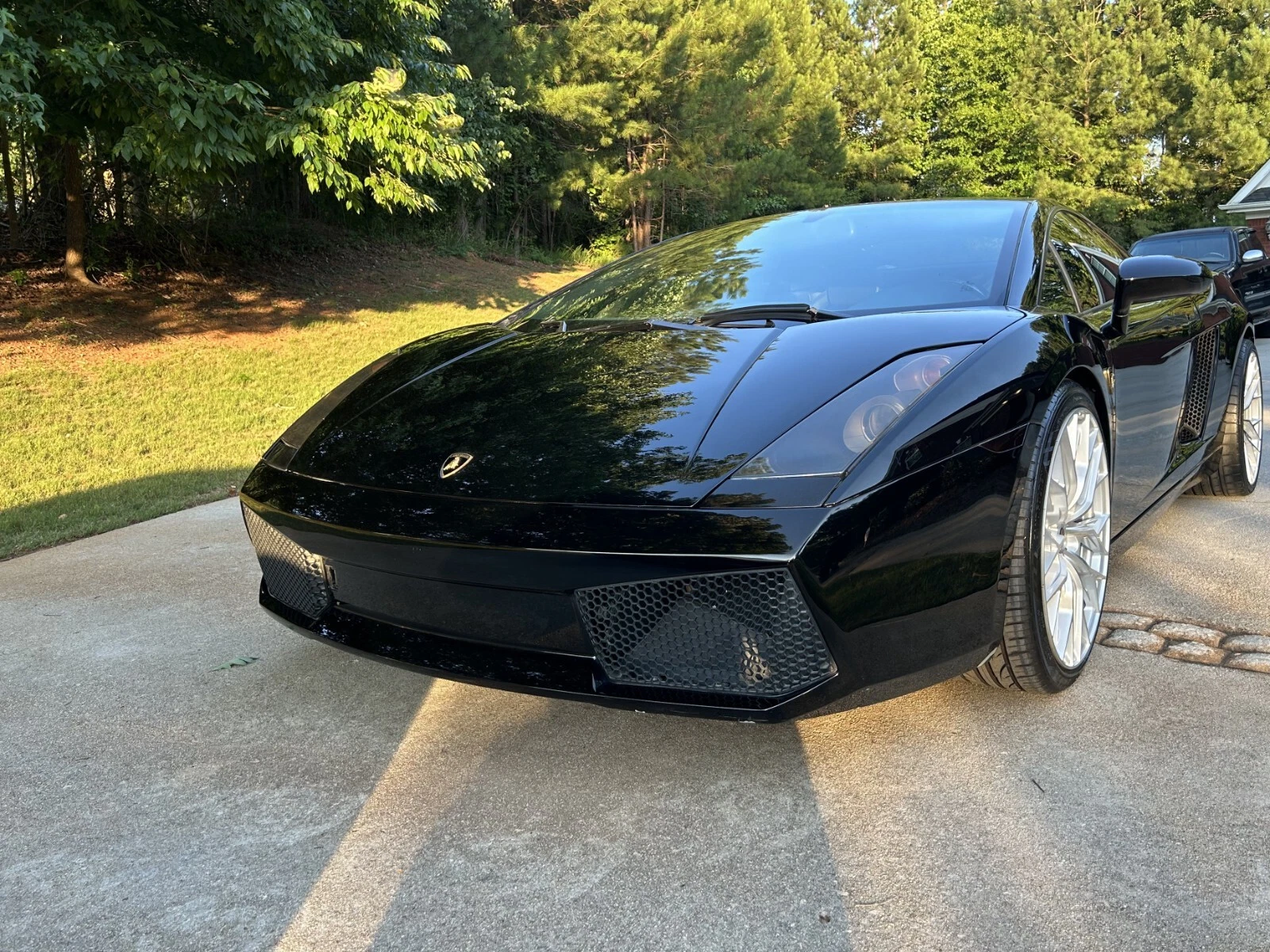 Lamborghini Gallardo Left Front View