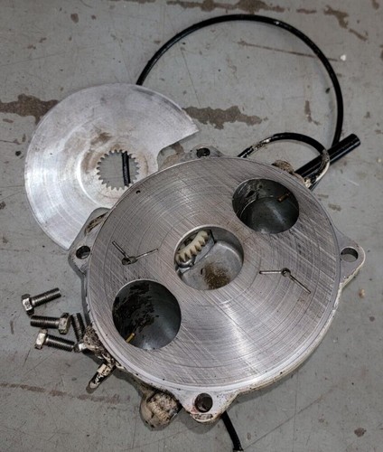 Sea Doo XP SPX GTI 717 720 DUAL carb carbed intake manifold rotary valve cover - Picture 5 of 6