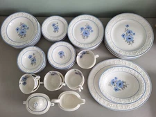 60 pc Homer Laughlin Theme Eggshell dinnerware, blue flowers, Pattern HLC2580