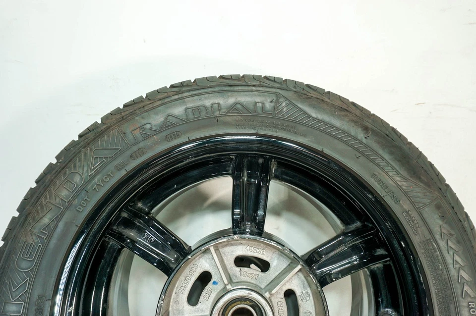 Llanta trasera Can-Am Spyder Roadster RT 19 OEM MC225/50R15 76H Foto 4 de 4