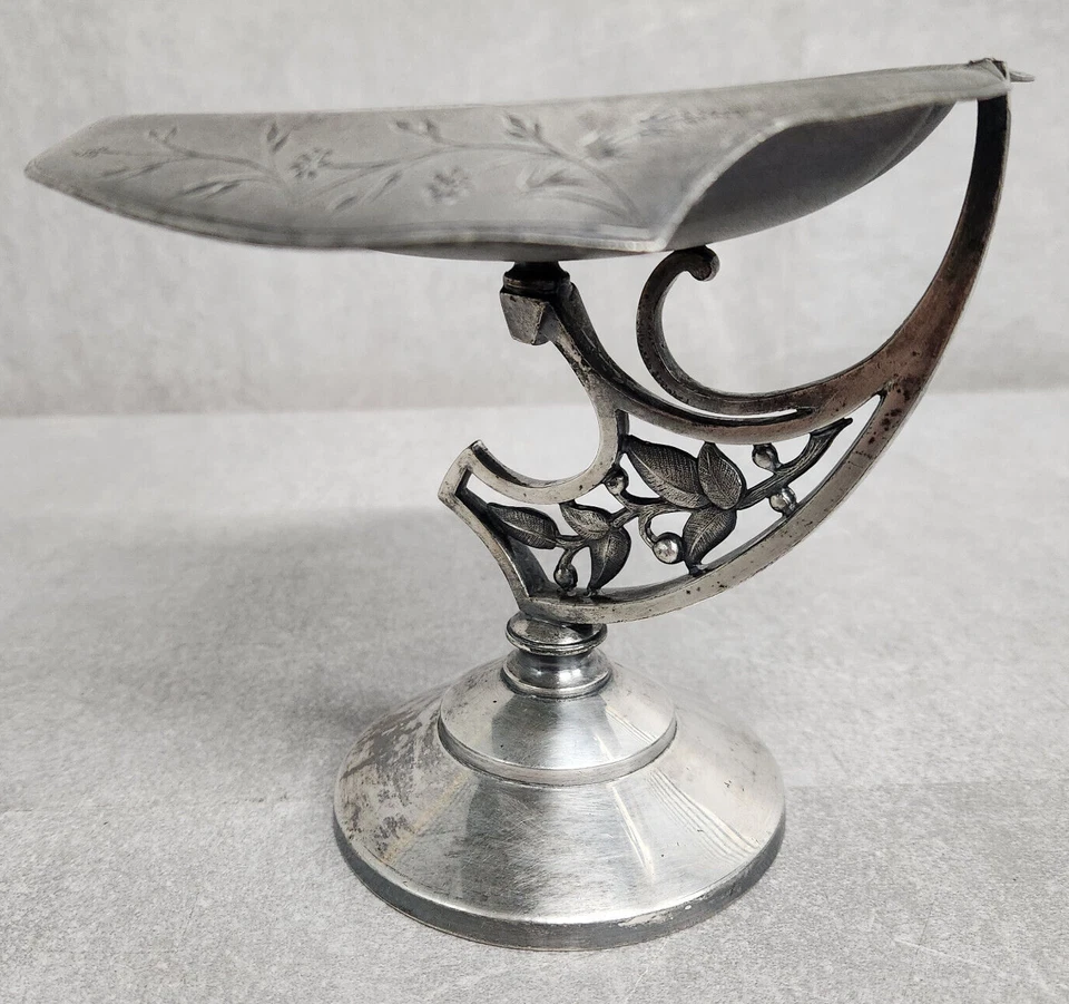 Antiguo receptor de tarjetas de llamadas Meriden B Company plateado B1 circa: 1890 Flora Foto 4 de 4