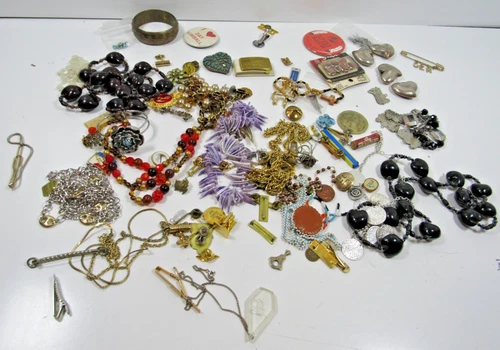 Vintage Estate Costume Jewelry Lot Necklaces Earrings pins Cufflinks  Bracelets