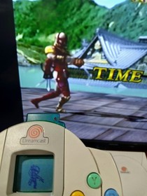 Sega Dreamcast Console + 2 controllers +VMU +rumble pack + cables +DC-SD Reader