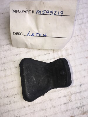  SKI-DOO SKANDIC Rubber SEAT LATCH LLOCK Pt# M545219 Rotax 500 +-------> OEM NEW