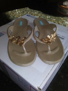 oka flip flops