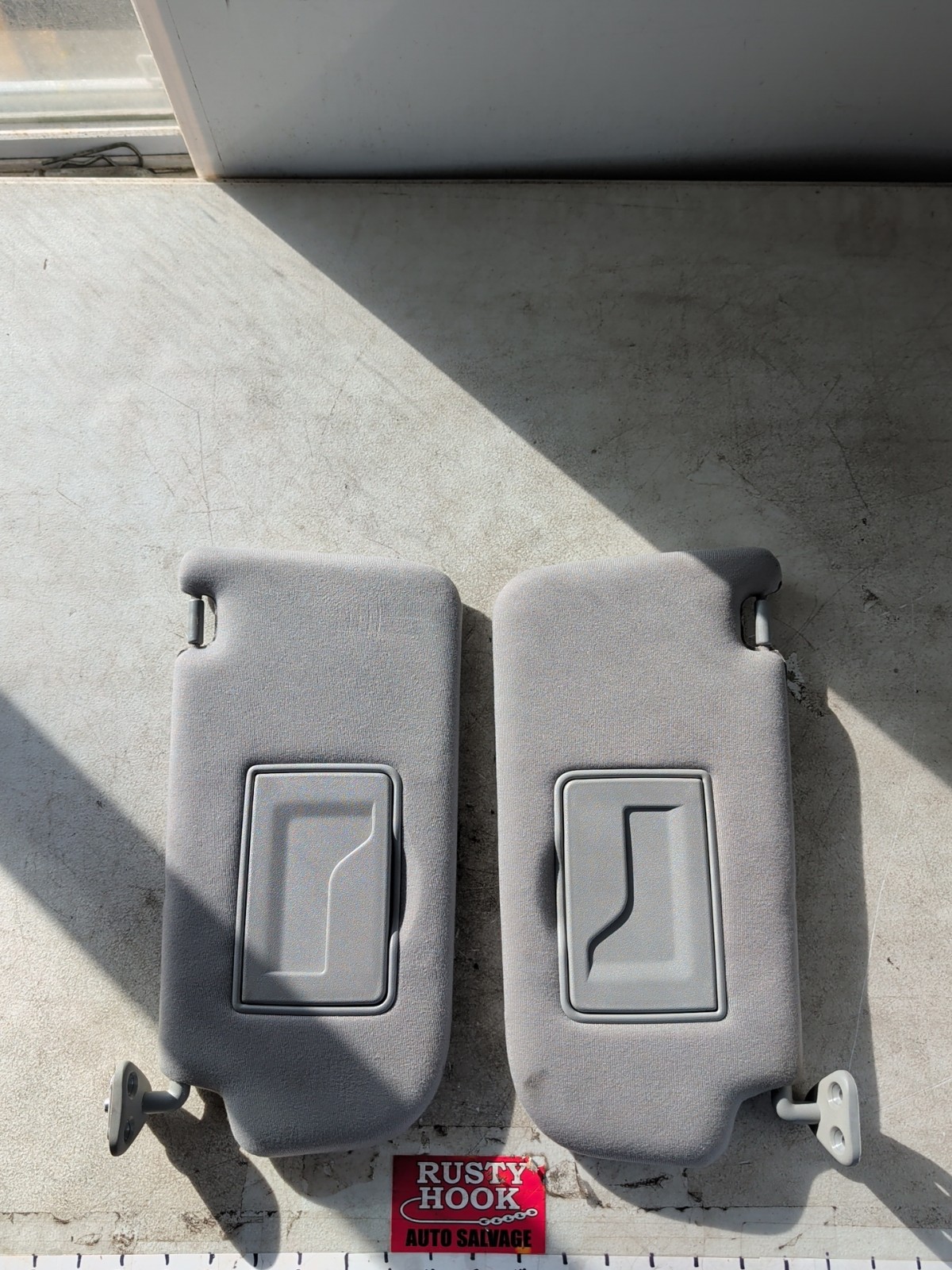 2005 Hyundai Tucson Sun Visors Set Pair Left Right Gray