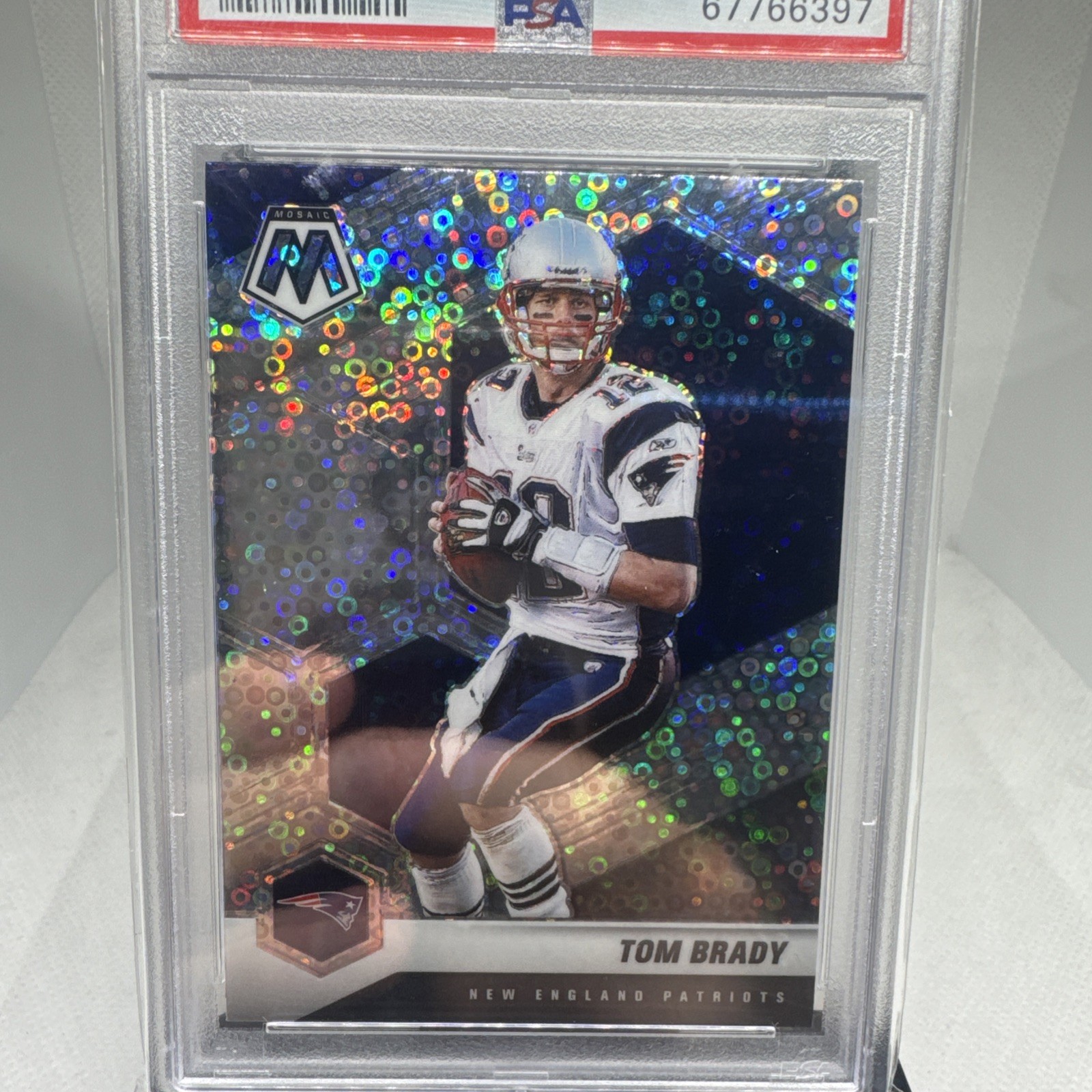 Panini 2021 Mosaic Tom Brady No Huddle Silver Mosaic Prizm Patriots PSA 8 (POP1) view 4