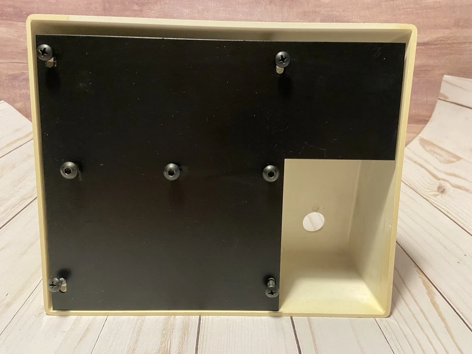 Precor 9.1 Treadmill  Console Display Panel - Image 3 of 4