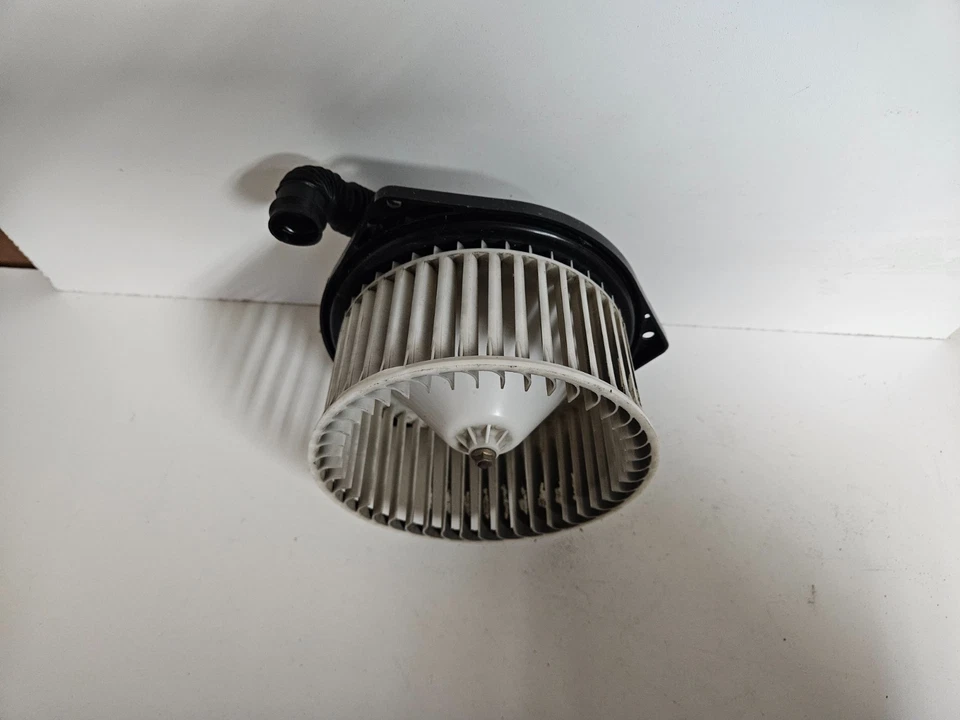 Ventilador de motor soplador delantero Nissan Máxima 1996-1999 OEM, 615-58416C Foto 2 de 4