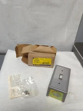 SQUARE D,2510FG2,FHP MANUAL MOTOR STARTER NEMA 1 ENCLOSURE NOS