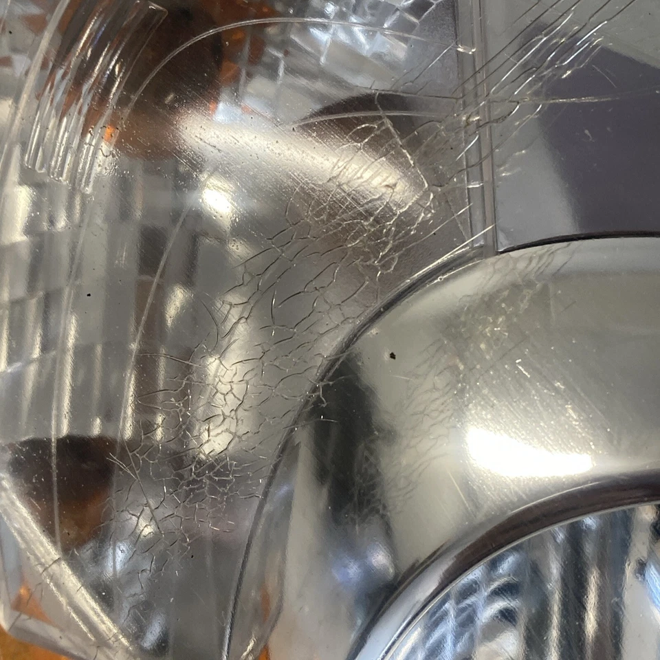 Faro halógeno izquierdo lado pasajero Kia Sportage 2009 A046399 Foto 3 de 4