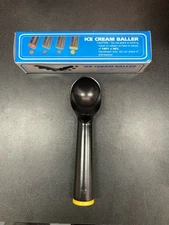 Old Fashioned Aluminum Ice Cream Scoop / Baller