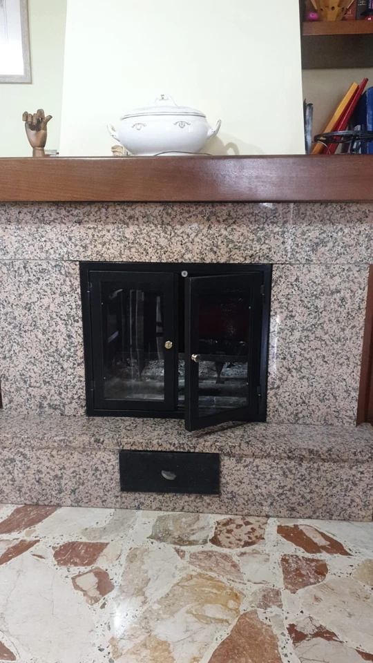 Sportello per camino su misura fatto a mano in acciaio - Immagine 4 di 4