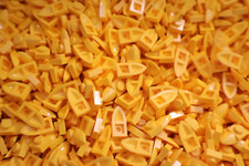 20 Lego Yellow, Plate, 1 x 1 with Tooth Horizontal, inv 241