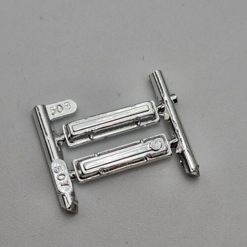 AMT/ERTL 1/25 1970 1/2 Camaro Z28 6896 Parts Chrome Valve Covers - Picture 1 of 3