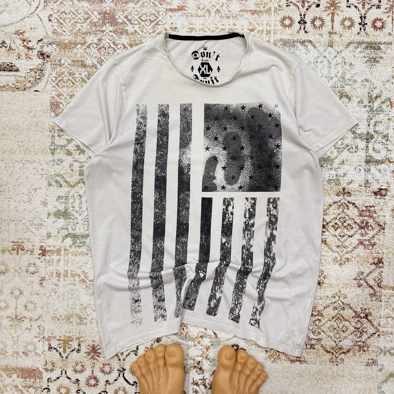 Vintage Y2K Dont Trust Flag US Joke Band Tee Retro USA T-Shirt