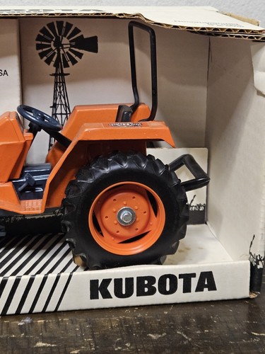 Kubota L2850 Tractor Orange Die Cast Metal 1/16 Scale Models USA Vintage - Picture 2 of 7