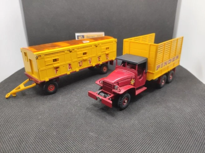 Miniature Dinky Toys 1/43 – 404 Cirque Pinder – Jouet Ancien De Collection