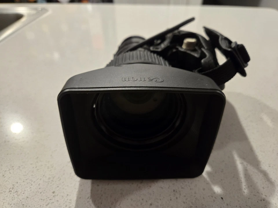 Canon YJ20x8.5B4 KRS SX12 2/3" B4-Mount 20x Zoom Broadcast Lens - Image 4 of 4