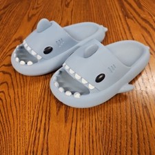 Shark Slides Sandals Non-Slip Open Toe Slippers Cloud Home Outdoor Men's Size 7
