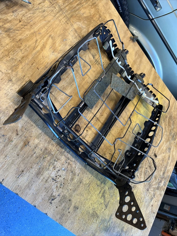 85 Mercedes W123 front  right seat spring  frame upper cushion  300D 240D  sedan - Image 3 of 4