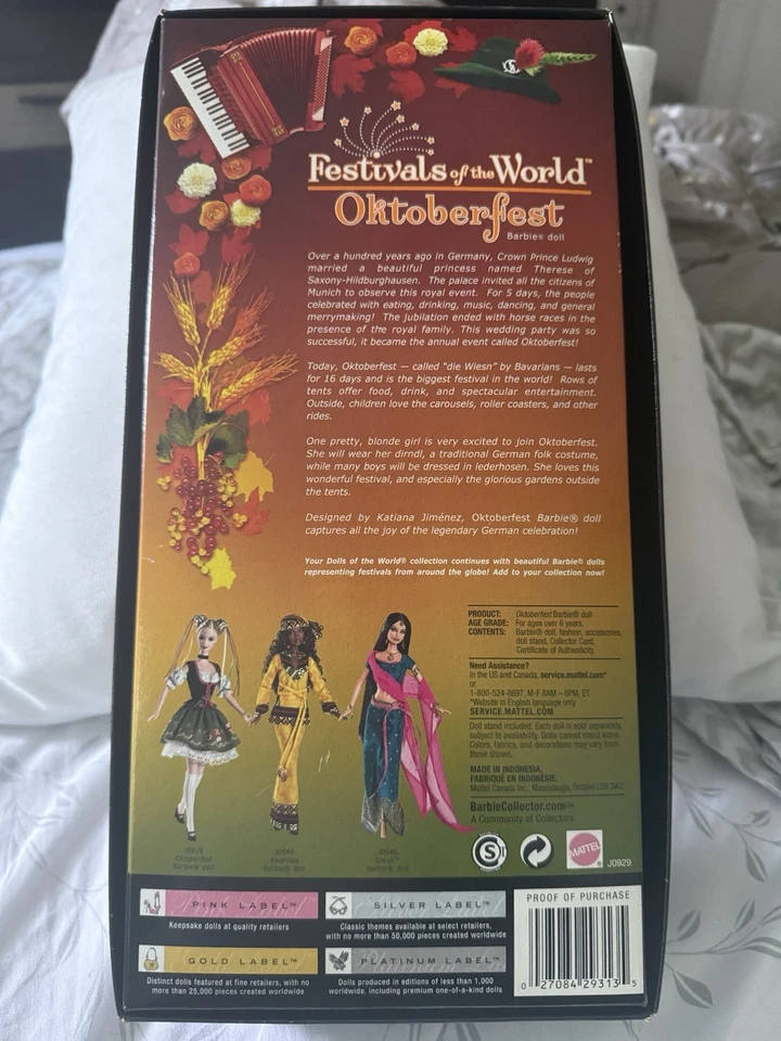 Muñeca Barbie Oktoberfest Festivales del Mundo DOTW Etiqueta Rosa Mattel J0929 Foto 4 de 4