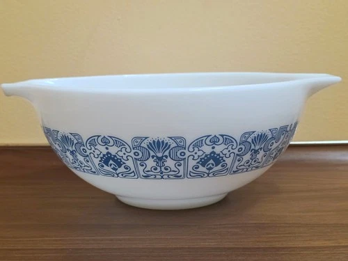 2-1/2 Qt. Vintage PYREX Horizon Blue 443 Cinderella Mixing Bowl