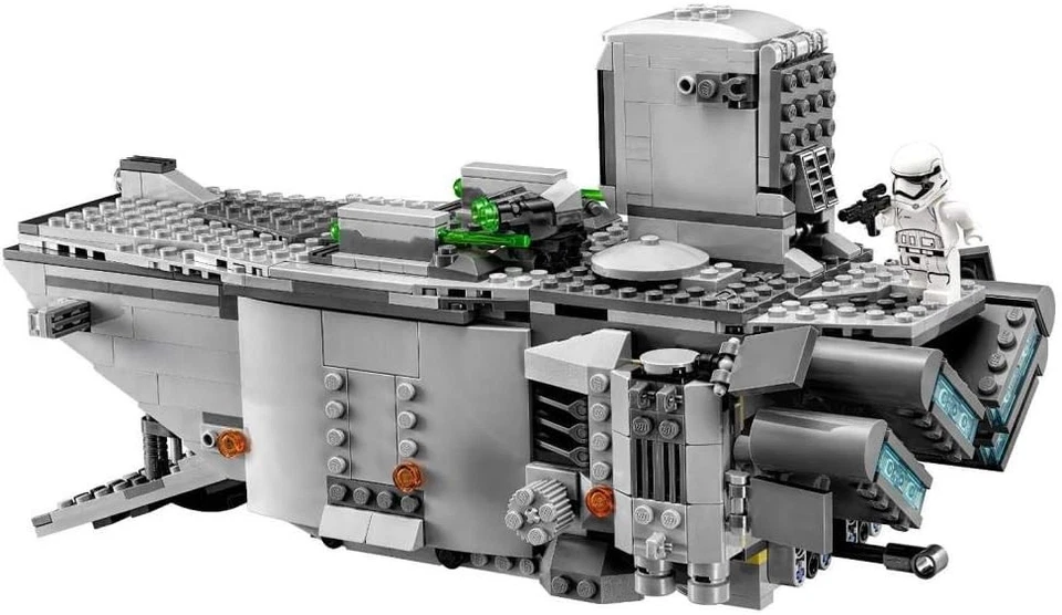 LEGO Star Wars: First Order Transporter (75103) - Image 3 of 4