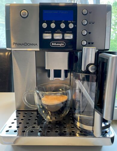 DeLonghi PrimaDonna Esam 6600 Vollfunktion Espresso-Kaffeevollautomat Edelstahl - Bild 1 von 10