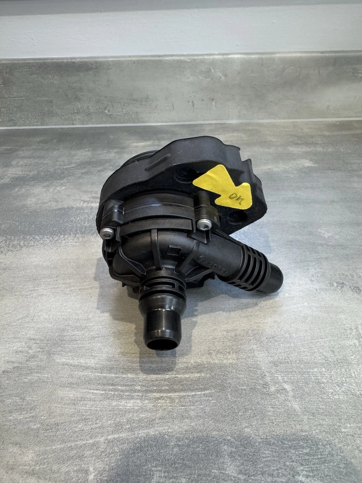 BMW Mini F65 F66 F70 F74 Auxiliary Water Pump Bosch 5A03F46 4