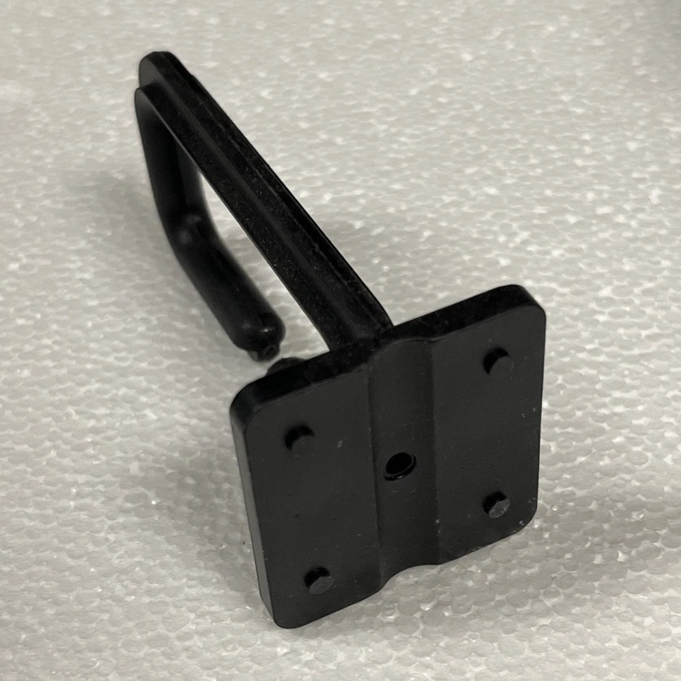 NavePoint Network Rack Toolless Cable Management Ring, Cable Hook, Pack of 21  - Image 4 of 4