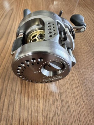 リール SHIMANO 17CALCUTTA CONQUEST BFS HG LEFT s-l400.jpg