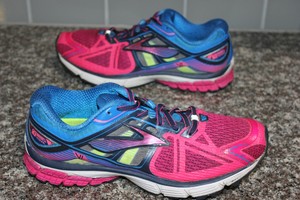 brooks ravenna size 9