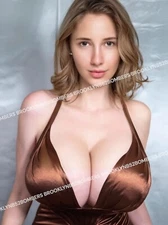 Jahnvi Bhattacharya Beautiful Model 8x10 Glossy Photo