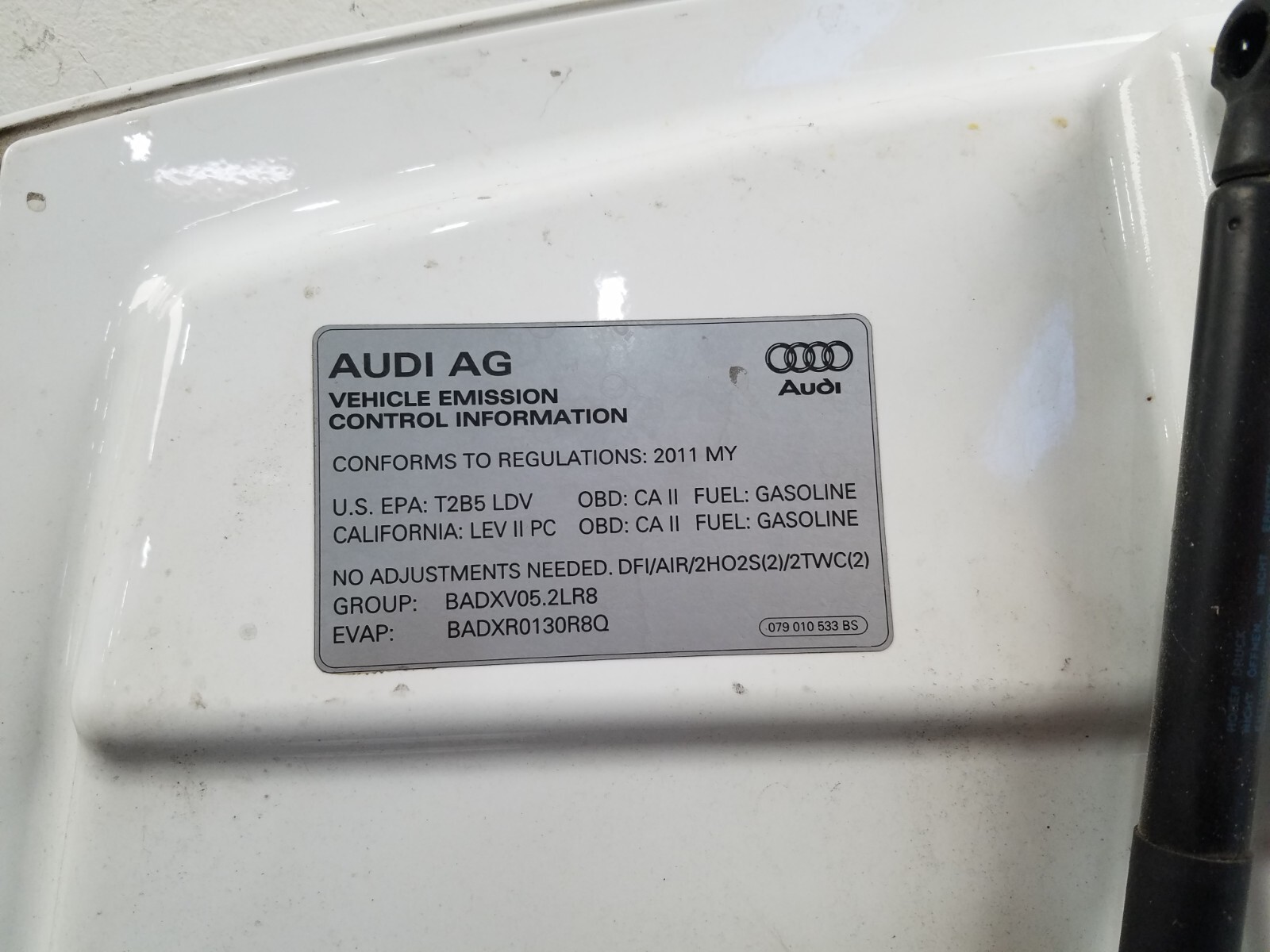 2011 Audi R8 Spyder V10 Rear Engine Deck Lid Cover #0472 J7